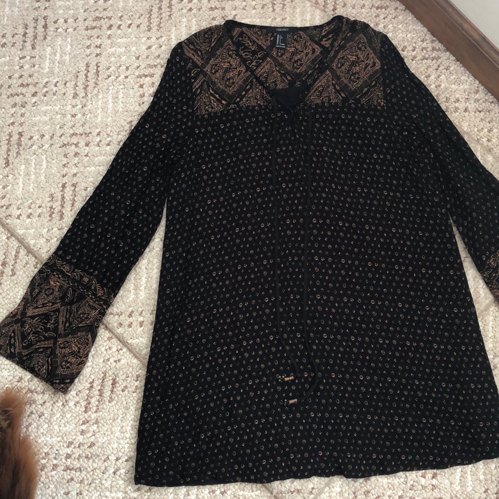 Forever 21 Black Long Bell Sleeve Shift Dress